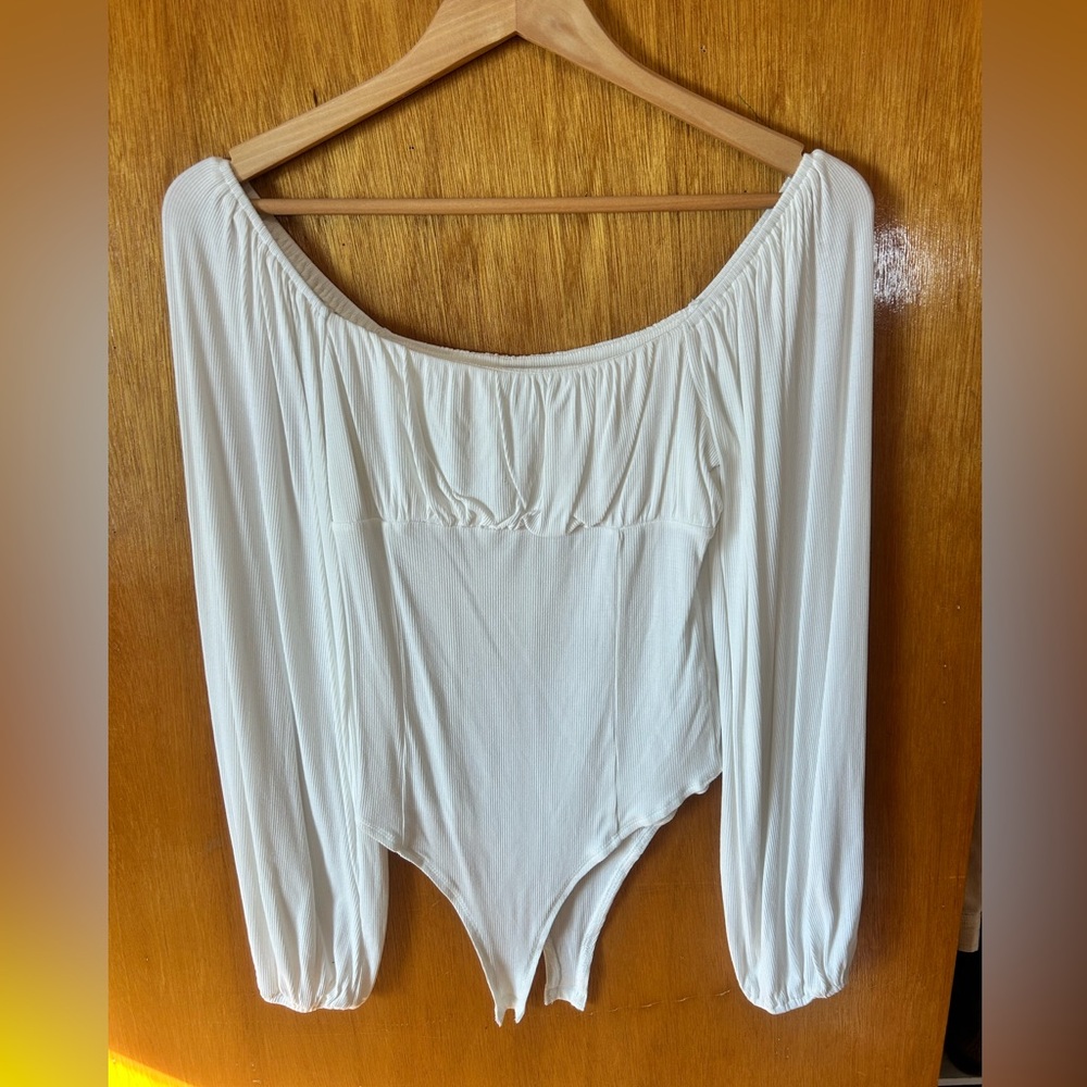 Mittoshop Elegant White Long Sleeve Bodysuit